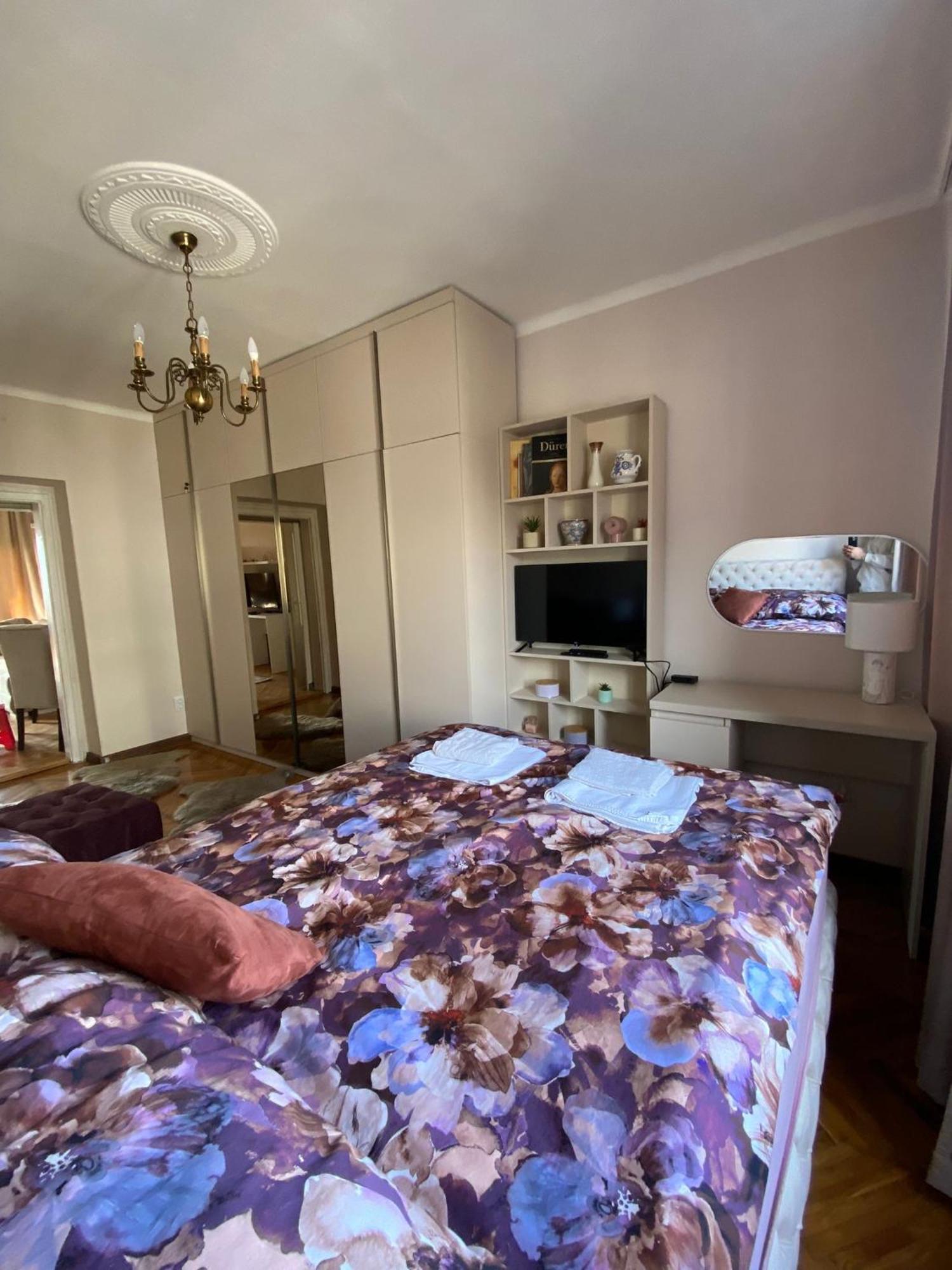 Apartment Wellness Belgrado Buitenkant foto