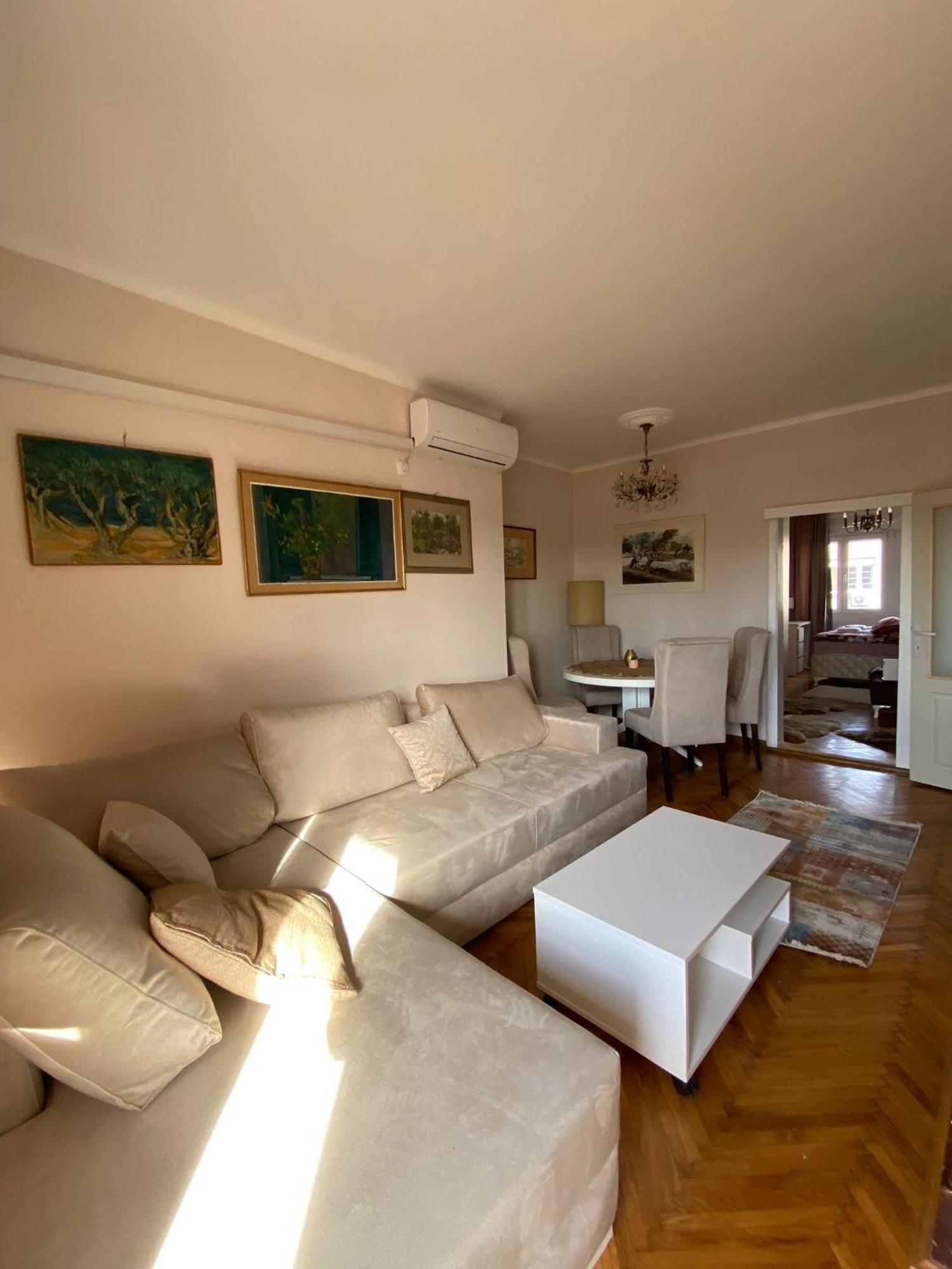 Apartment Wellness Belgrado Buitenkant foto