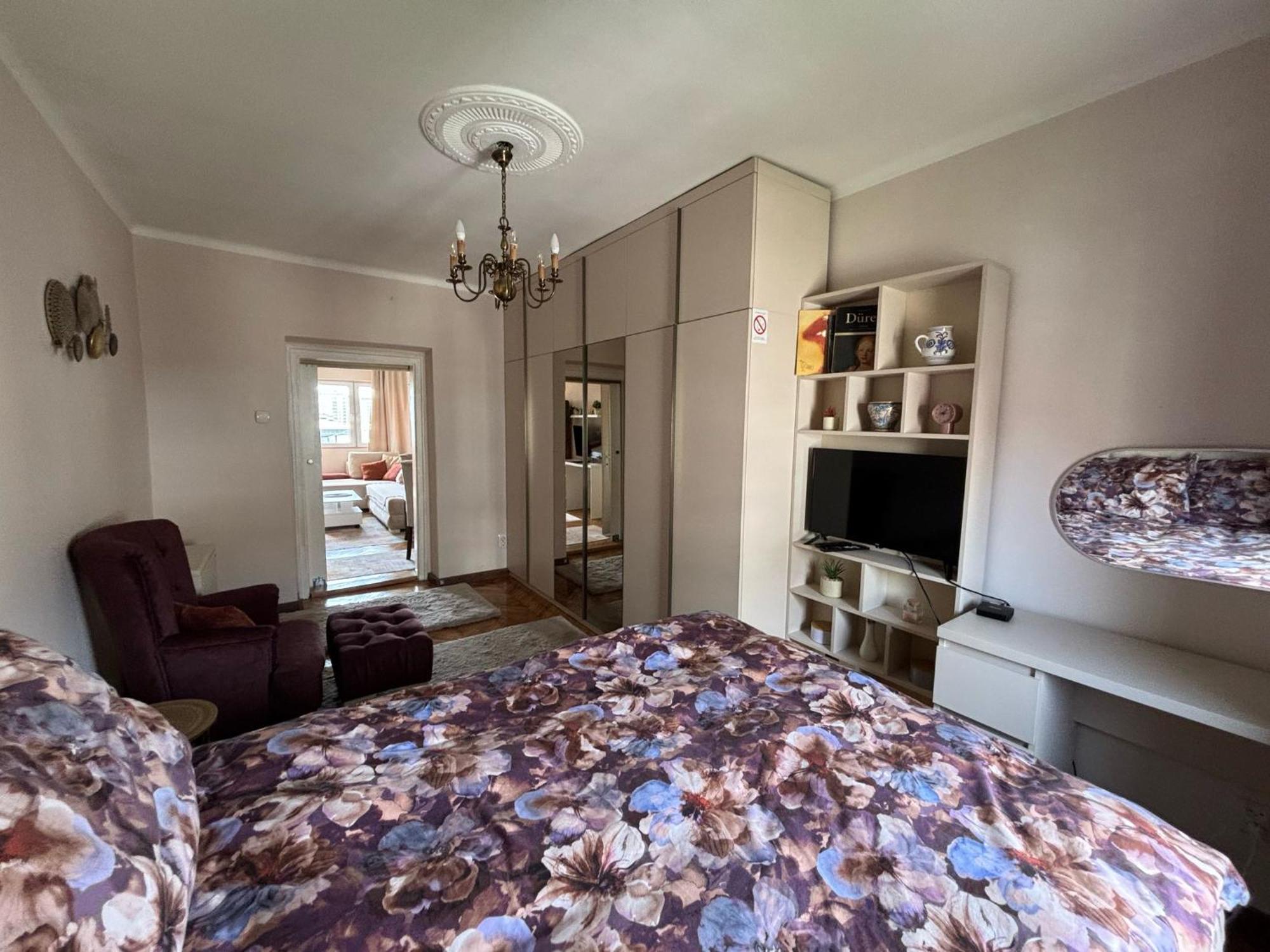 Apartment Wellness Belgrado Buitenkant foto