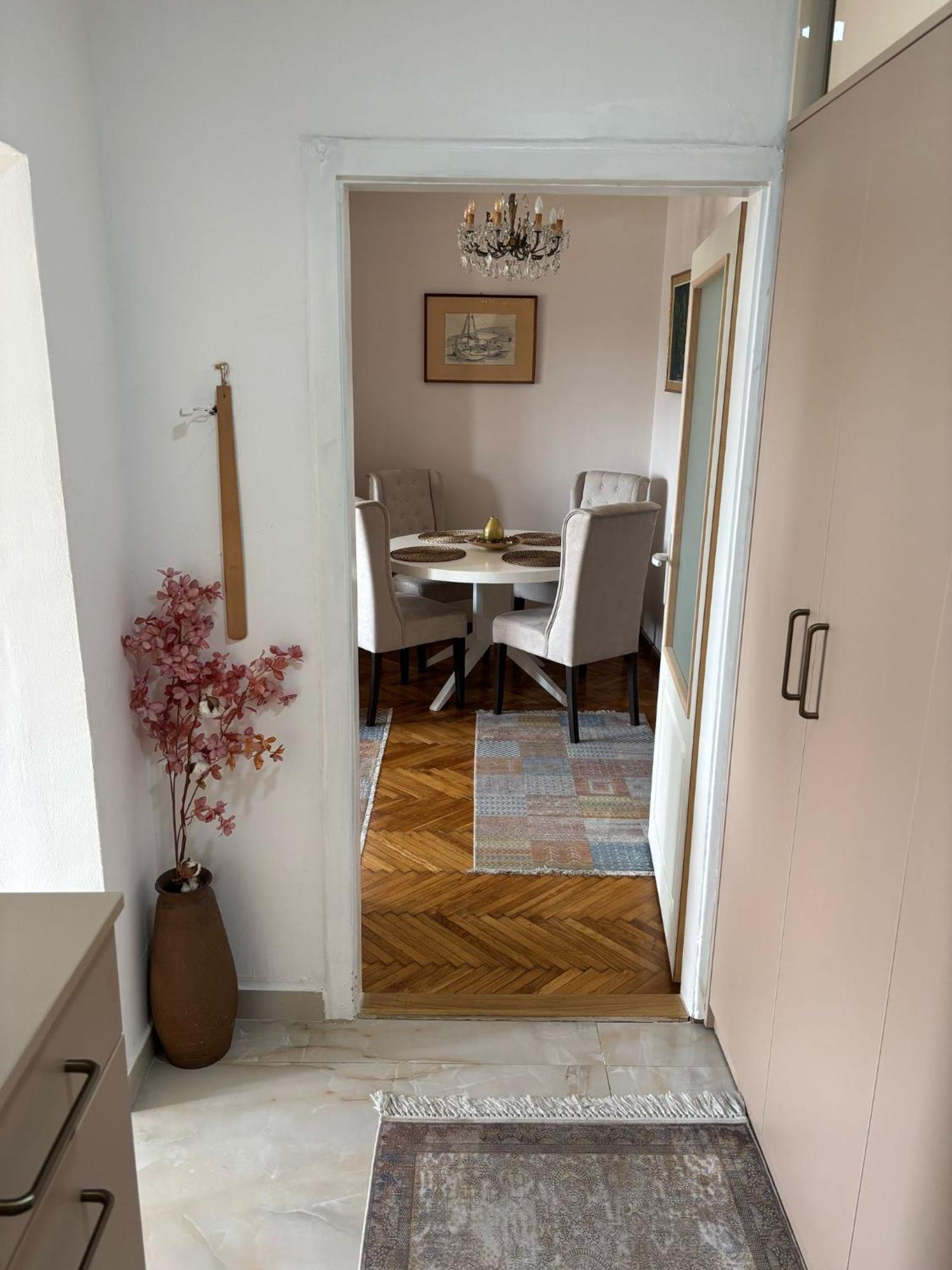 Apartment Wellness Belgrado Buitenkant foto